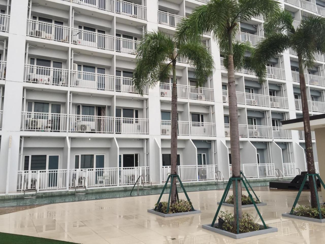 Breeze Residences Condotel Pasay Bagian luar foto